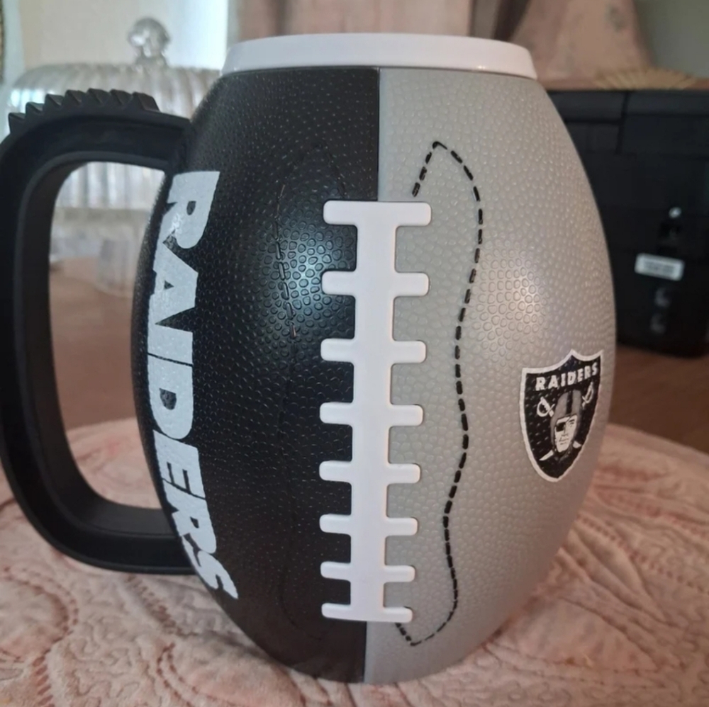 NFL Las Vegas Raiders 24 OZ. FOOTBALL SHAPED BEVERAGE MUG Like New